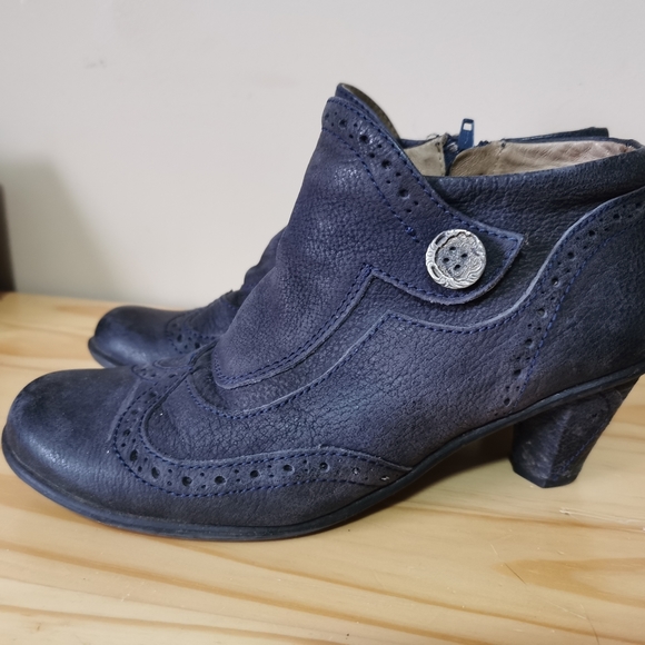 Dkode Navy Ankle Booties size 7 - Picture 1 of 10